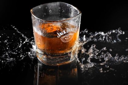 découvrez le monde de l'alcool : des origines fascinantes aux différentes variétés, explorez les styles de boissons, les tendances de consommation et l'art de la dégustation. que vous soyez amateur ou novice, plongez dans l'univers de la culture alcoolique.