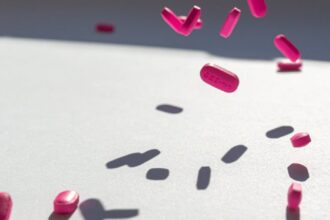 découvrez tout ce que vous devez savoir sur les antihistaminiques : comment ils fonctionnent, leurs types, leurs usages dans le traitement des allergies et de l'asthme, ainsi que les effets secondaires potentiels. informez-vous pour mieux gérer vos symptômes allergiques.