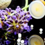 découvrez l'aromathérapie, une pratique ancient qui utilise les huiles essentielles pour améliorer votre bien-être mental et physique. apprenez à incorporer des fragrances naturelles dans votre vie quotidienne pour réduire le stress, améliorer le sommeil et favoriser la santé.