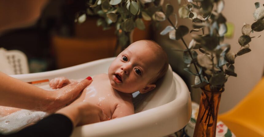 découvrez notre sélection de baignoires pour bébés, conçues pour offrir confort et sécurité à votre petit. offrez à votre enfant des moments de détente et de plaisir pendant le bain avec nos produits ergonomiques et colorés.