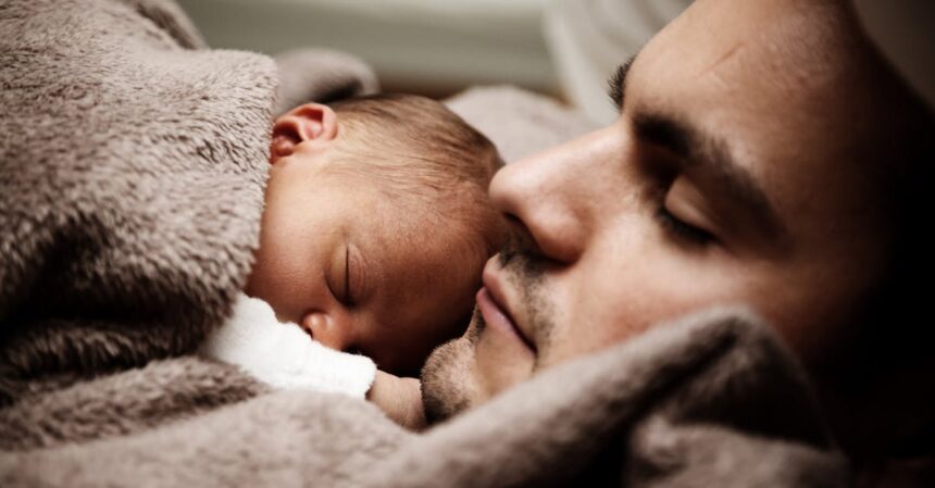 découvrez des conseils pratiques et des astuces pour aider votre bébé à mieux dormir. explorez des techniques éprouvées pour instaurer une routine de sommeil apaisante et assurer des nuits sereines pour votre enfant et pour vous.