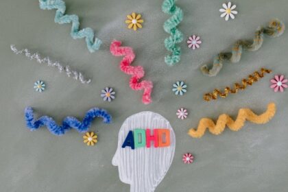 découvrez tout sur le trouble bipolaire, ses symptômes, ses causes et les traitements disponibles. informez-vous sur cette maladie mentale pour mieux comprendre et soutenir ceux qui en souffrent.