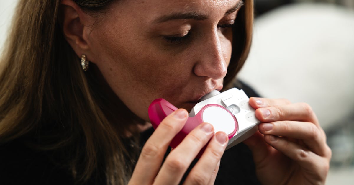 découvrez tout ce que vous devez savoir sur la bronchite, ses symptÎmes, ses causes et les traitements disponibles pour soulager cette affection respiratoire commune. informez-vous sur les conseils pour prévenir la bronchite et améliorer votre santé pulmonaire.