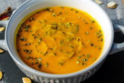 découvrez l'univers du broth, un bouillon nourrissant riche en saveurs et en bienfaits pour la santé. apprenez comment préparer ce précieux élixir facilement chez vous et explorez ses avantages pour une alimentation équilibrée.