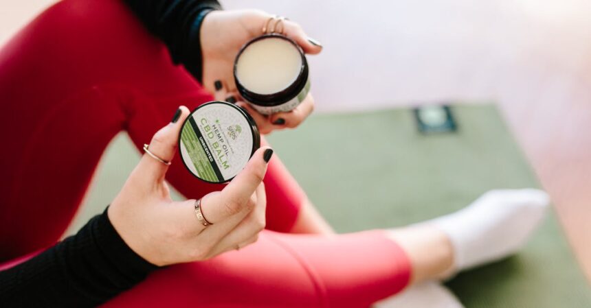 découvrez le cbd, un composé naturel aux multiples bienfaits, utilisé pour améliorer le bien-être au quotidien. explorez ses effets relaxants et apaisants, ainsi que ses applications variées dans les soins et la santé.