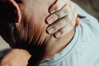 découvrez les causes, les symptômes et les solutions pour vaincre la fatigue chronique. apprenez à optimiser votre bien-être et à retrouver votre énergie grâce à des conseils pratiques et des approches holistiques.