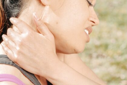 découvrez des stratégies efficaces pour soulager la douleur chronique. apprenez des méthodes naturelles et médicales qui peuvent améliorer votre qualité de vie et vous aider à gérer vos symptômes au quotidien.