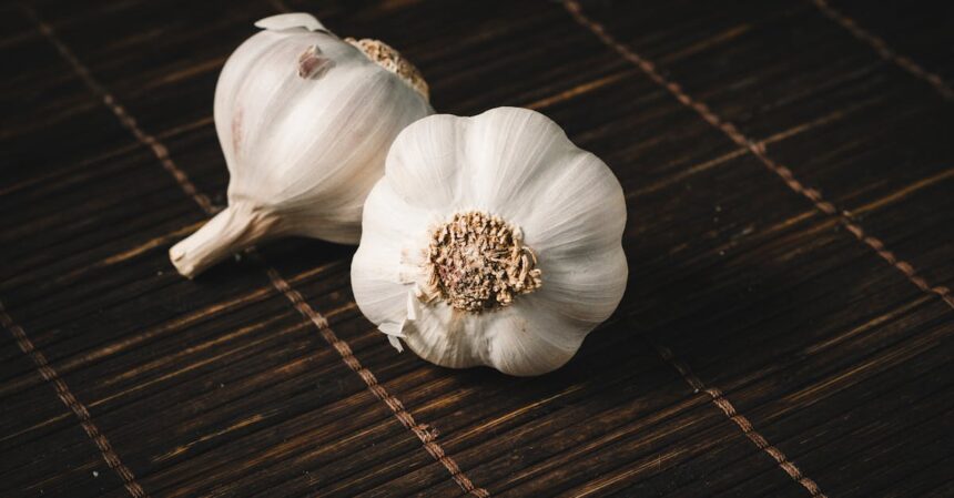 découvrez les multiples bienfaits du clou de girofle, une épice aux arômes envoûtants, utilisée en cuisine et en médecine traditionnelle pour ses propriétés antiseptiques, anti-inflammatoires et antioxydantes. explorez son histoire, ses usages variés et des recettes savoureuses pour rehausser vos plats.