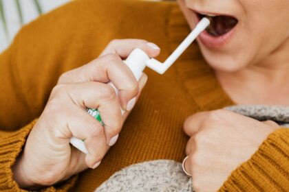 découvrez tout sur les boutons de fièvre : causes, symptômes, traitements et conseils pour les éviter. apprenez comment gérer les poussées et réduire leur impact sur votre quotidien.
