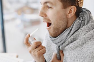 découvrez tout ce qu'il faut savoir sur les boutons de fièvre : causes, symptômes, traitements et conseils pour soulager l'inconfort. protégez-vous et apprenez à gérer cette affection courante.