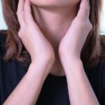 découvrez des remèdes efficaces pour soulager les boutons de fièvre. explorez des astuces naturelles et des traitements recommandés pour apaiser l'inconfort et accélérer la guérison.