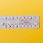 découvrez tout ce que vous devez savoir sur la pilule contraceptive : son fonctionnement, ses avantages, ses effets secondaires et comment bien la choisir pour une contraception efficace et adaptée à vos besoins.