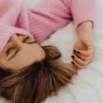 découvrez le phénomène de dormance, où les organismes entrent dans un état de repos pour survivre aux conditions défavorables. explorez comment cette stratégie adaptive se manifeste chez les plantes, les animaux et même les microorganismes, et son importance dans l'équilibre des écosystèmes.