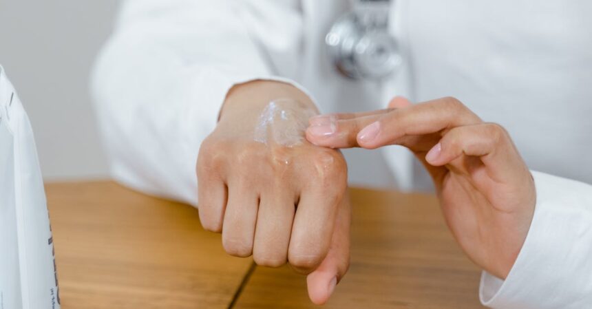découvrez tout sur l'eczéma : ses causes, symptômes, traitements et conseils pour soulager les démangeaisons. informez-vous sur les meilleures pratiques pour vivre avec cette affection cutanée.