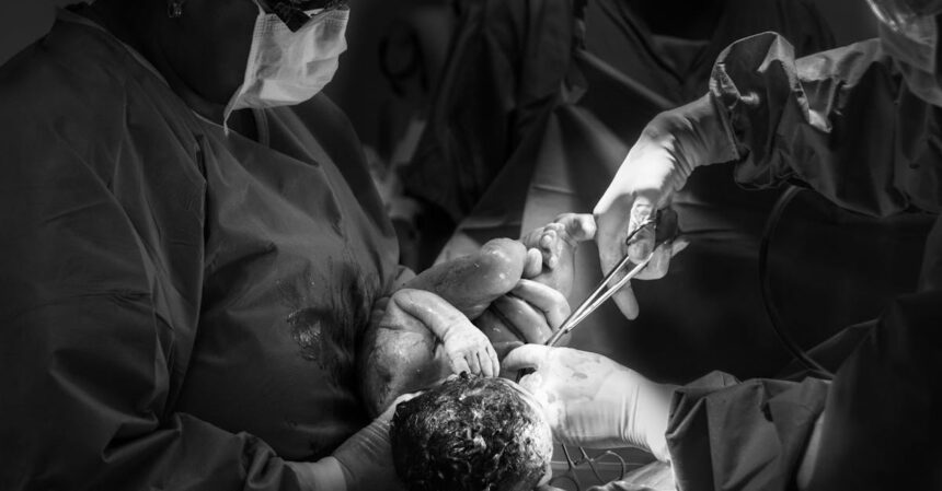 découvrez le rôle essentiel du médecin urgentiste, expert en soins immédiats pour des situations critiques. apprenez-en plus sur leur formation, leurs responsabilités et l'impact de leur travail sur la vie des patients.