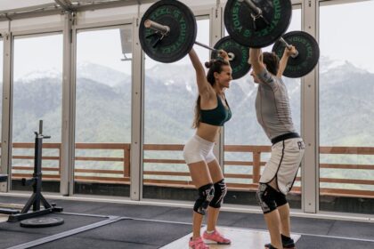 découvrez le pouvoir des endorphines, ces hormones naturelles du bonheur, qui jouent un rôle essentiel dans notre bien-être physique et mental. apprenez comment stimuler leur production grâce à l'exercice, la méditation et d'autres techniques pour améliorer votre humeur et réduire le stress.