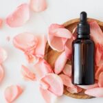 découvrez les bienfaits des huiles essentielles pour le bien-être et la santé. apprenez comment les utiliser en aromathérapie, pour la relaxation, ou en soins de beauté. transformez votre quotidien avec ces trésors de la nature!
