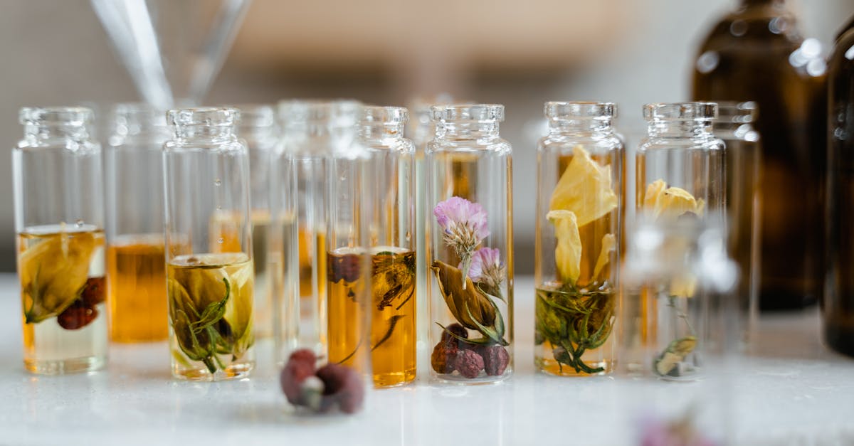 découvrez les bienfaits des huiles essentielles : des solutions naturelles pour améliorer votre bien-être au quotidien. apprenez à les utiliser pour soulager le stress, favoriser la relaxation et stimuler votre énergie.