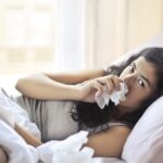 découvrez tout ce qu'il faut savoir sur la fièvre : ses causes, symptômes, traitements et conseils pour la gérer efficacement. informez-vous sur cette réaction de l'organisme et comment réagir face à ce symptôme fréquent.