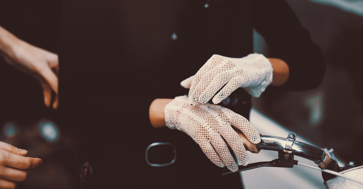 découvrez notre gamme de gants de haute qualité, conçus pour offrir confort, protection et style. que ce soit pour le travail, les activités de plein air ou la mode, trouvez le pair idéal pour chaque occasion.