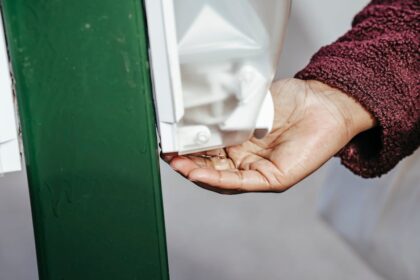 découvrez les nombreux avantages des désinfectants pour les mains : protection contre les germes, praticité d'utilisation, et efficacité dans la lutte contre les infections. protégez votre santé au quotidien avec ces solutions indispensables.