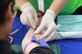 découvrez notre centre de santé dédié à votre bien-être. nous proposons une large gamme de services médicaux et de soins préventifs pour toute la famille. votre santé, notre priorité.