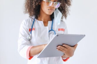 découvrez notre expert en soins de santé, spécialisé dans l'amélioration de votre bien-être. profitez de conseils personnalisés et d'une approche holistique pour optimiser votre santé.