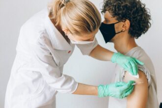 découvrez tout ce qu'il faut savoir sur l'hépatite : causes, symptômes, traitements et méthodes de prévention pour protéger votre santé et celle de vos proches.