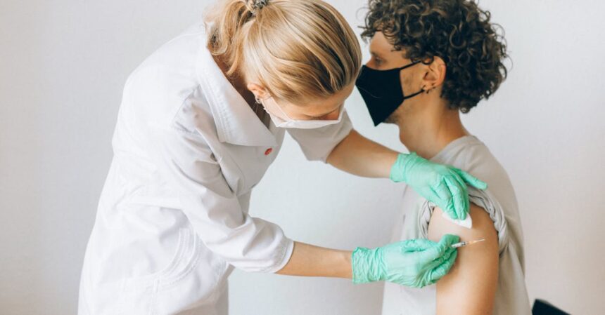 découvrez tout ce qu'il faut savoir sur l'hépatite : causes, symptômes, traitements et méthodes de prévention pour protéger votre santé et celle de vos proches.