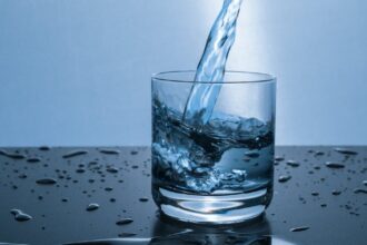 découvrez l'importance de l'hydratation pour votre santé et votre bien-être. apprenez des conseils pratiques pour rester hydraté, des bienfaits de l'eau sur le corps et comment intégrer des habitudes hydratantes dans votre quotidien.
