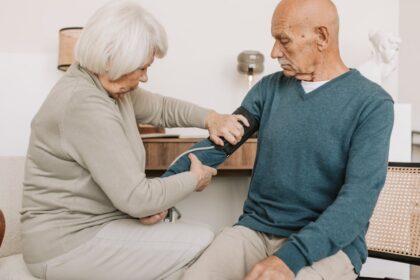 découvrez tout ce qu'il faut savoir sur l'hypertension : causes, symptômes, traitements et conseils pour mieux gérer cette condition. informez-vous sur les risques associés et les mesures préventives à adopter pour une vie en santé.