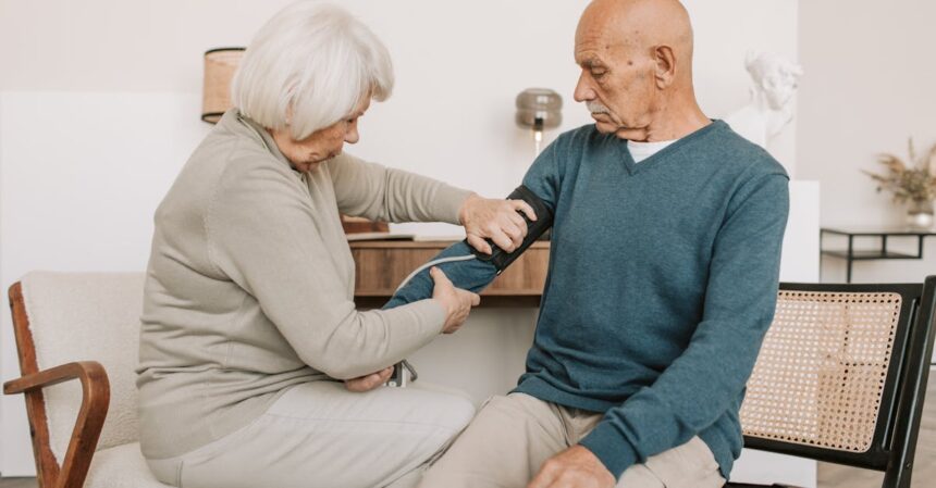 découvrez tout ce qu'il faut savoir sur l'hypertension : causes, symptômes, traitements et conseils pour mieux gérer cette condition. informez-vous sur les risques associés et les mesures préventives à adopter pour une vie en santé.