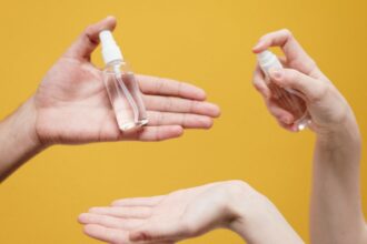 découvrez comment renforcer votre immunité avec des conseils pratiques et des informations sur les nutriments essentiels, les habitudes de vie saines et les remèdes naturels pour une meilleure santé globale.