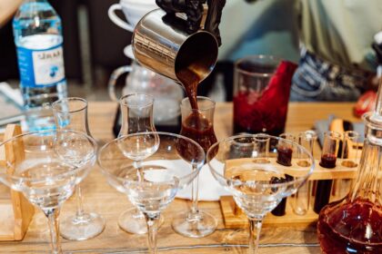 découvrez l'univers des infusions, des mélanges parfumés et bénéfiques pour la santé. relaxez-vous avec nos recettes variées, alliant bien-être et saveurs naturelles, pour une expérience de dégustation unique.