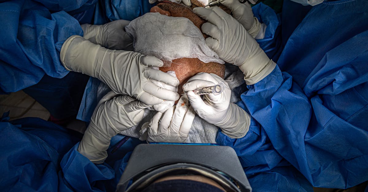 découvrez l'essentiel des soins intensifs : un environnement médical dédié aux patients en situation critique, où des équipes spécialisées fournissent des traitements avancés et des soins continus pour sauver des vies. apprenez-en plus sur les technologies utilisées, les protocoles mis en place et l'importance de cette branche de la médecine.