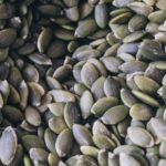 découvrez les bienfaits du magnésium pour votre santé : un minéral essentiel qui aide à réduire le stress, améliorer le sommeil et renforcer les muscles. apprenez comment intégrer le magnésium dans votre alimentation quotidienne pour un bien-être optimal.
