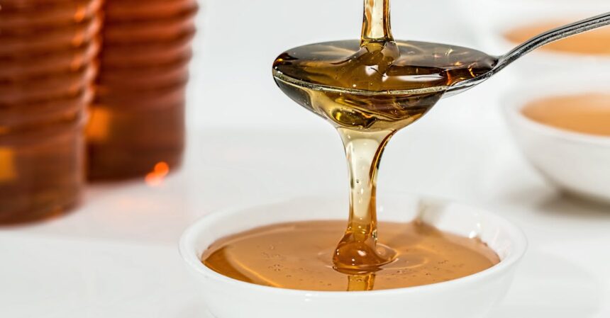 découvrez l'authenticité et la douceur du sirop d'érable, un trésor du canada. idéal pour sucrer vos plats, il se marie parfaitement avec les crêpes, les gaufres et bien plus encore. explorez ses bienfaits et ses usages variés dans notre guide complet.