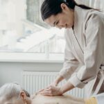 découvrez les bienfaits du massage pour le corps et l'esprit : détente, réduction du stress, amélioration de la circulation sanguine et soulagement des douleurs musculaires. offrez-vous un moment de relaxation ultime !