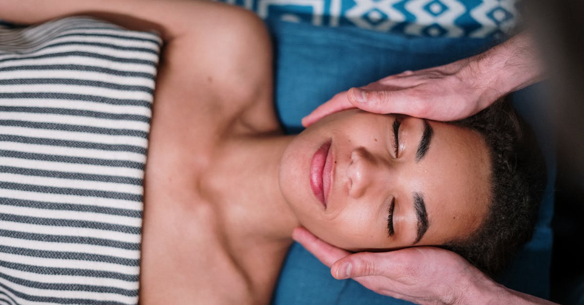 dĂ©couvrez les nombreux bienfaits du massage : relaxation profonde, rĂ©duction du stress, soulagement des douleurs musculaires et amĂ©lioration de la circulation sanguine. offrez Ă votre corps et votre esprit une vĂ©ritable parenthĂšse de bien-ĂȘtre.