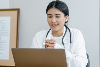 prenez rendez-vous facilement pour vos consultations médicales grâce à notre plateforme dédiée. simplifiez votre accès aux soins de santé en quelques clics.