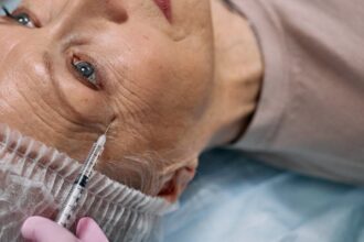 découvrez notre centre médical, dédié à fournir des soins de santé de qualité supérieure. nos experts engagés vous offrent une large gamme de services médicaux adaptés à vos besoins. prenez soin de votre santé dans un environnement accueillant et professionnel.