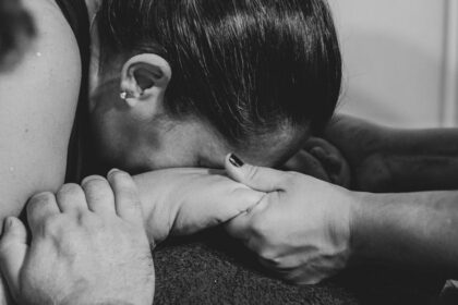 découvrez le rôle essentiel des sages-femmes dans le suivi de la grossesse, l'accouchement et la santé de la mère et de l'enfant. obtenez des conseils et des informations sur cette profession précieuse qui accompagne les femmes tout au long de leur parcours maternité.