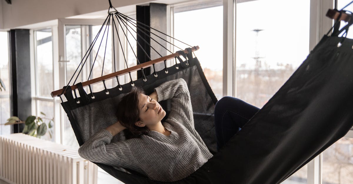 découvrez les bienfaits du sommeil réparateur avec notre guide complet sur les siestes. apprenez comment optimiser vos courtes périodes de repos pour booster votre énergie et améliorer votre concentration au quotidien.