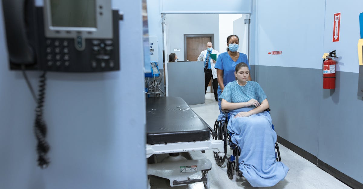 découvrez les compétences et les responsabilités d'un assistant infirmier. apprenez comment ce rôle essentiel contribue aux soins des patients et soutient les équipes médicales pour offrir un service de qualité.