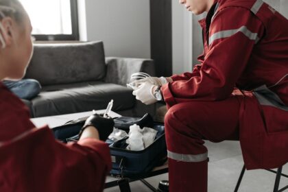 découvrez l'importance des soins d'urgence pédiatriques, adaptés aux besoins spécifiques des enfants. nos équipes de professionnels de santé sont prêtes à offrir une réponse rapide et efficace en cas d'urgence pour garantir la sécurité et le bien-être des tout-petits.