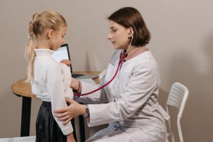 découvrez l'importance d'un pédiatre dans le suivi de la santé de votre enfant. nos experts offrent des soins personnalisés et des conseils pour assurer le bien-être et le développement optimal de votre petit.