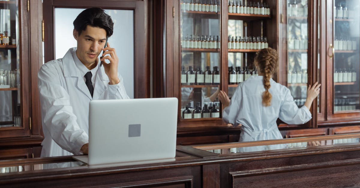 découvrez nos services de consultations pharmaceutiques adaptées à vos besoins. bénéficiez de conseils d'experts pour optimiser votre traitement et améliorer votre santé. prenez le contrÎle de votre santé avec nos consultations personnalisées.