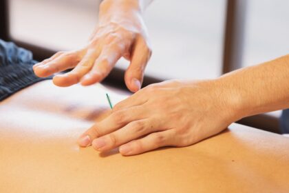 découvrez la physiothérapie, une approche thérapeutique innovante pour soulager vos douleurs, améliorer votre mobilité et optimiser votre bien-être. nos professionnels qualifiés vous accompagnent dans votre récupération grâce à des techniques adaptées à vos besoins.