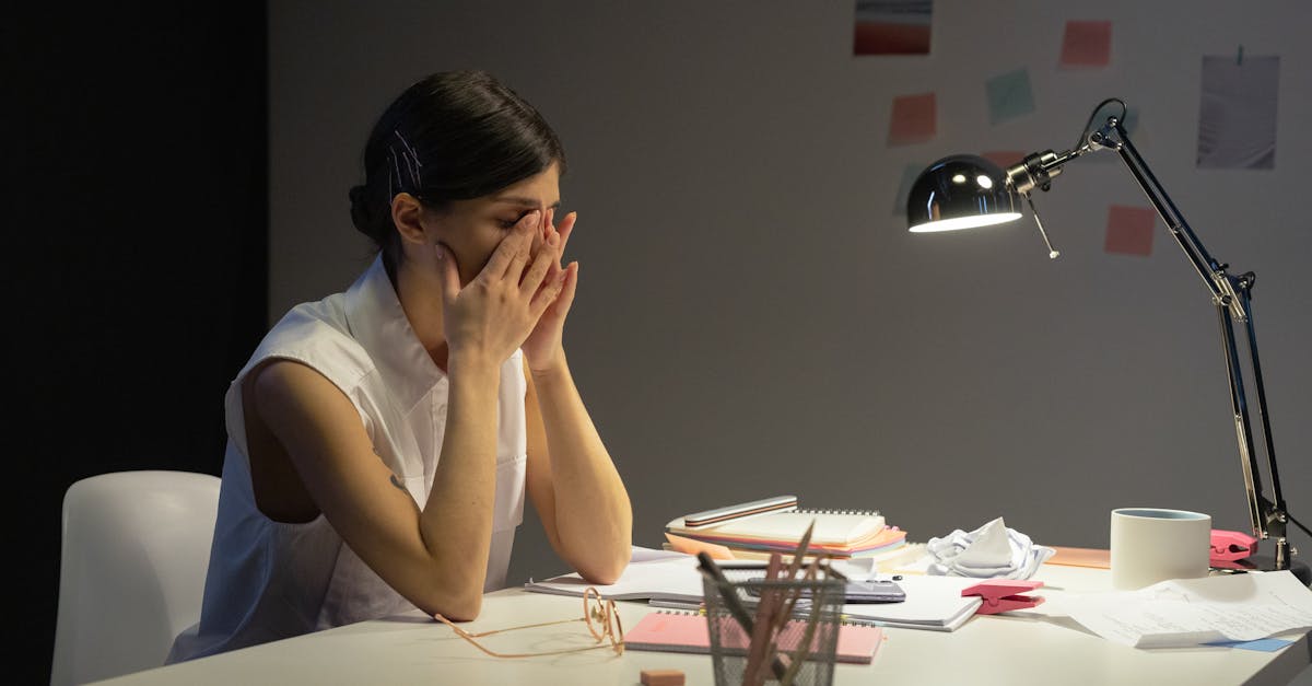 découvrez tout sur la fatigue post-virale : ses symptômes, causes et conseils pour la surmonter. apprenez à gérer cette condition et à retrouver votre énergie après une infection virale.