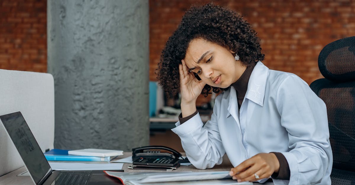 découvrez les causes et les symptômes de la fatigue post-virale, un état souvent débilitant qui peut survenir après une infection virale. apprenez des stratégies pour gérer et atténuer cette fatigue, afin de retrouver votre énergie et votre bien-être.